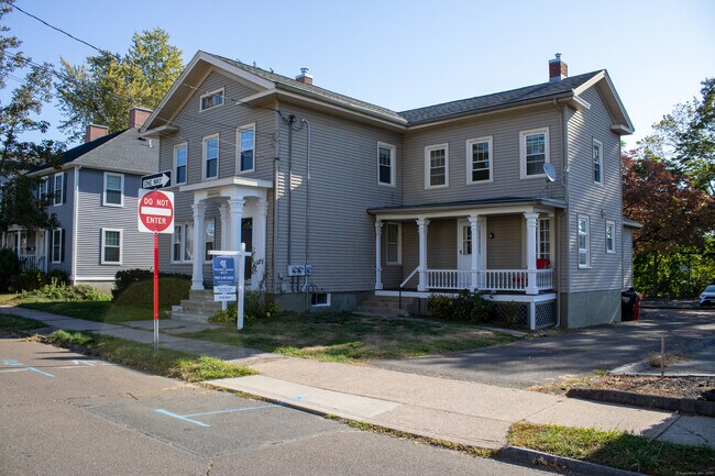 Building Photo - 34 Fair St
