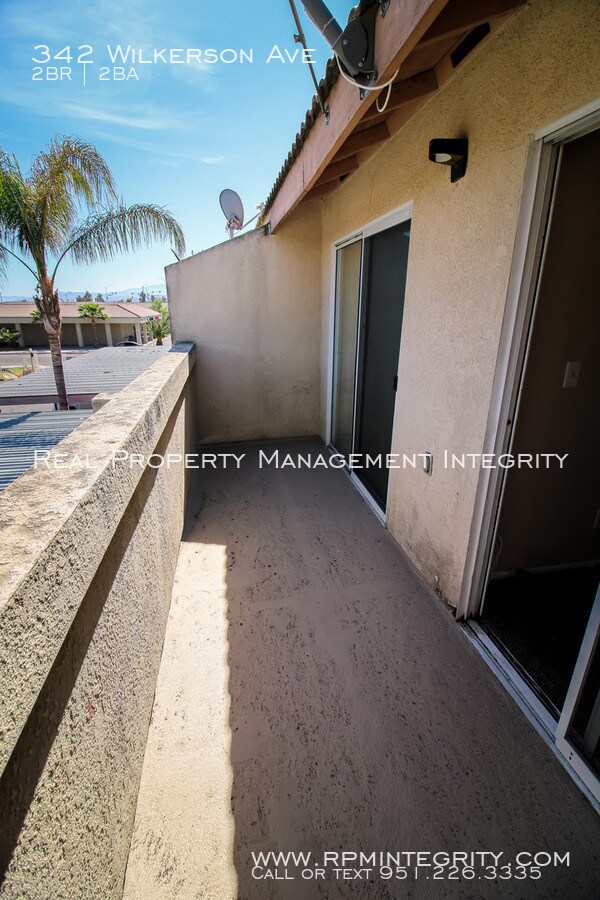 Building Photo - 2 bedroom 2 bath apartment in Perris
