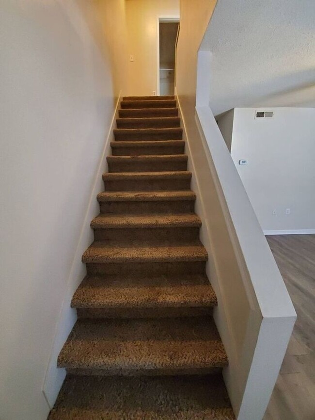 Building Photo - Maple Creek Townhomes