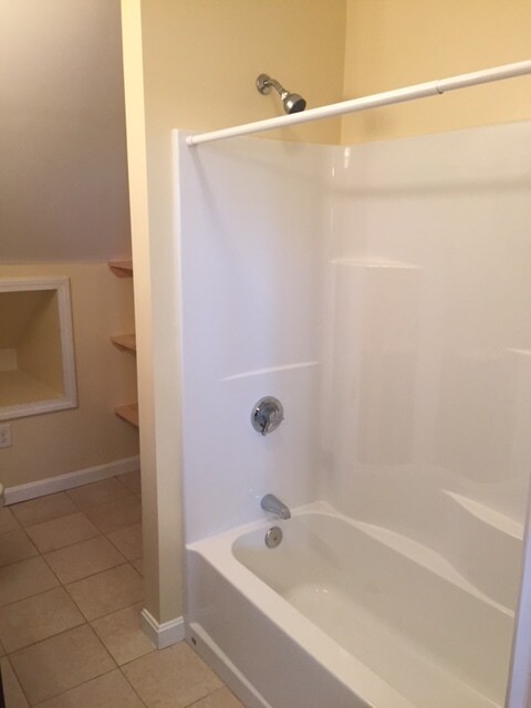 Building Photo - 19 Nichols St