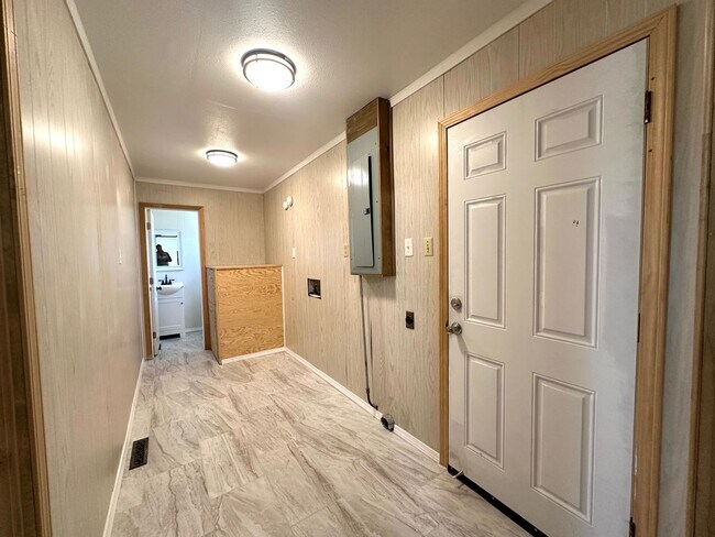 Building Photo - 6330 Foliage Rd