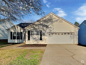 Building Photo - 7 Greyleaf Ct