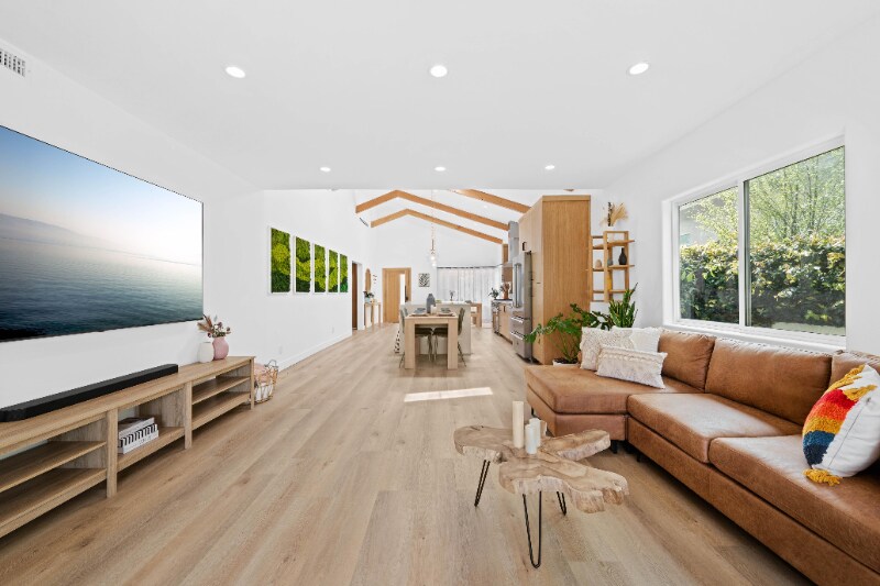 Building Photo - 4258 Beethoven St