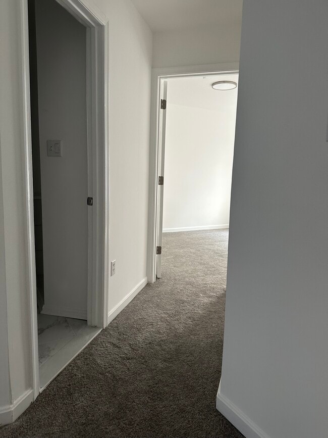 Building Photo - 6113 Lands End Ct