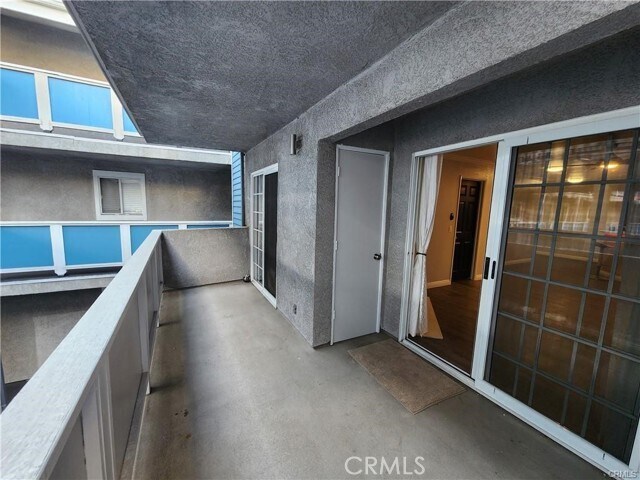 Building Photo - 1200 Gaviota Ave