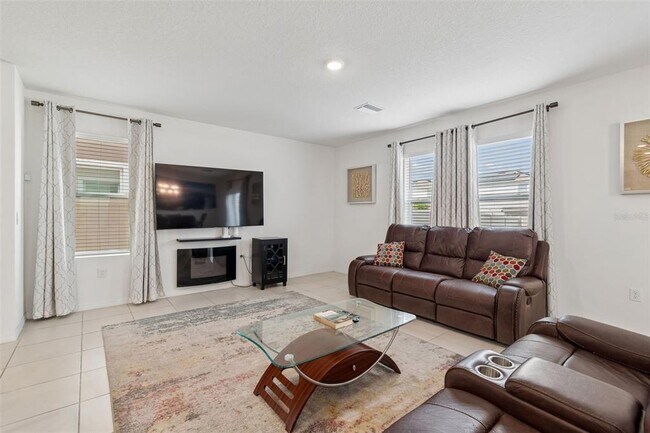 Building Photo - 17053 Oval Rum Dr