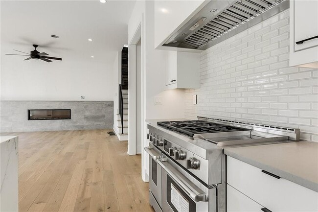 Building Photo - 2985 Lookout Pl NE