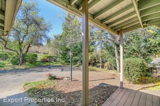 Building Photo - 3 br, 2.5 bath House - 622 Scenic Lane