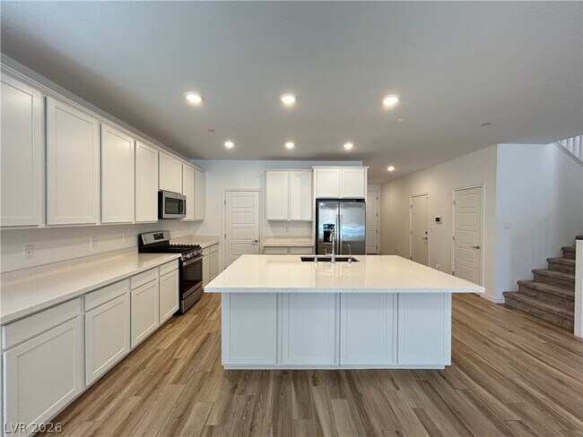Building Photo - 2276 Luna Hvn St