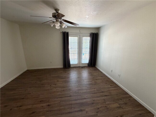 Building Photo - 2301 Skyler Dr