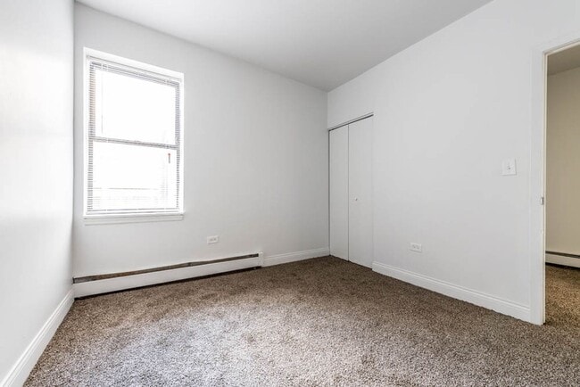 Building Photo - 5100-5104 W Madison St