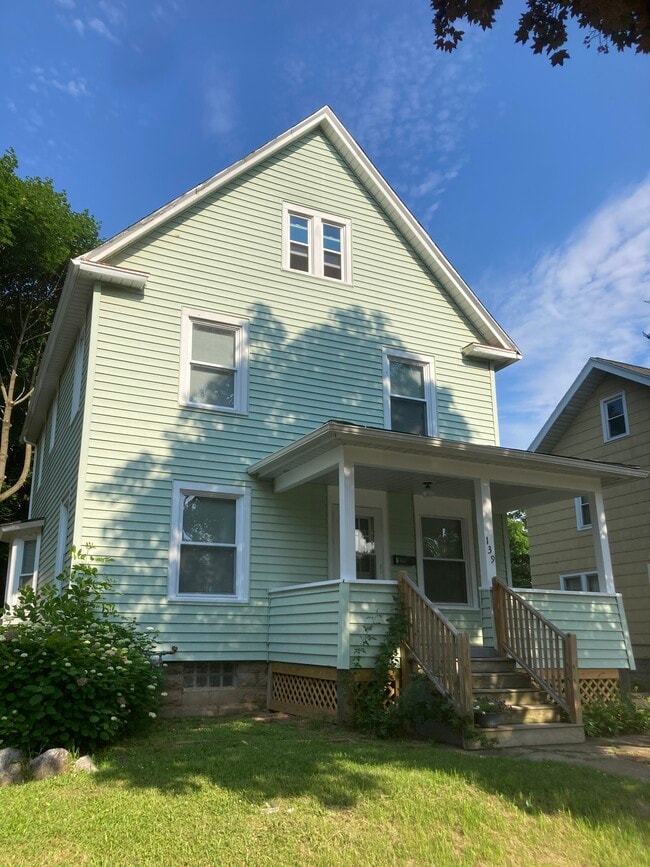 Building Photo - 139 Fairview Ave