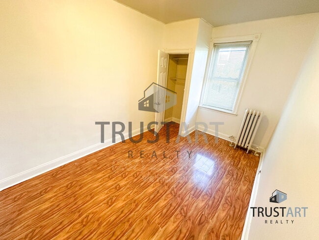 Building Photo - 5734 N Lambert St