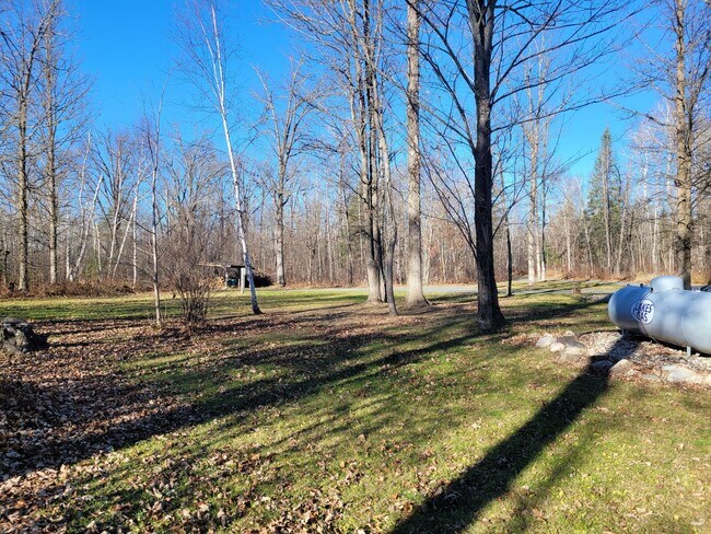 Building Photo - Three Bedroom 2.5 Bath House