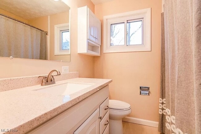 Building Photo - 2961 Archwood Pl