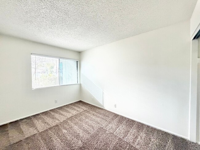 Building Photo - AVAILABLE NOW!! 2 Bedroom 2 Bathroom Condo in Rancho Mirage!