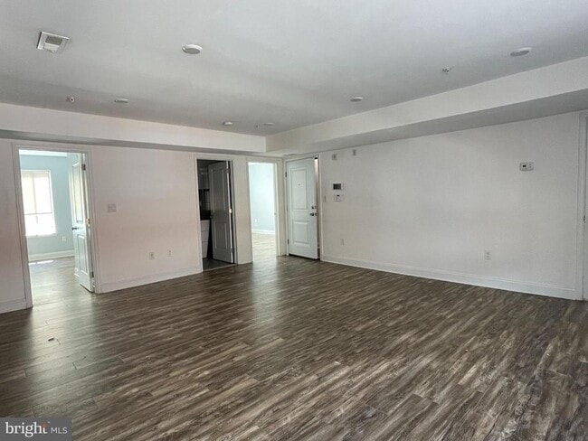 Building Photo - 1257 N Newkirk St
