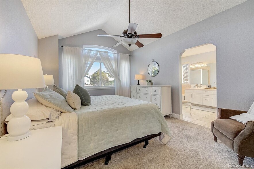 Building Photo - 1714 Foxfield Dr