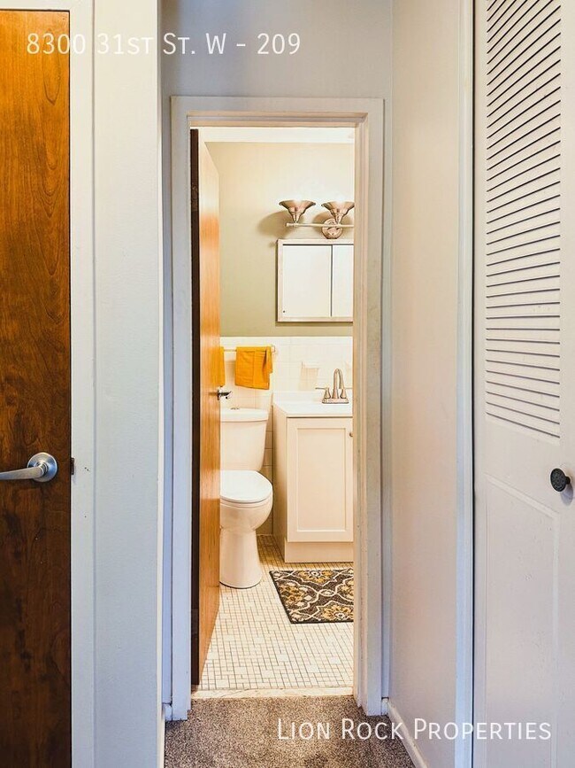 Building Photo - 8300 W 31st St