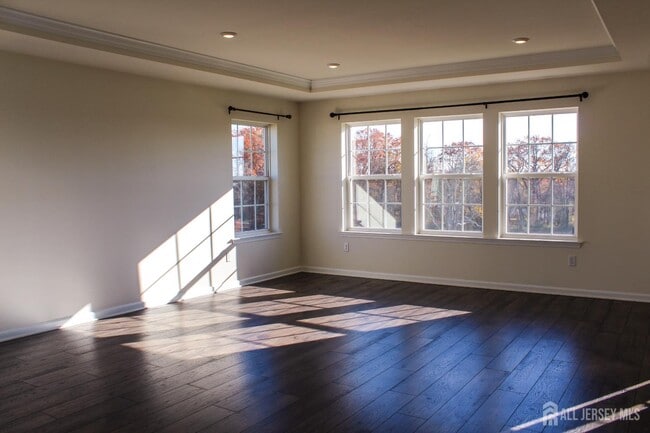 Building Photo - 601 Charleston Dr