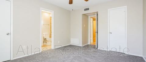Building Photo - 1201 Oakbluff Dr