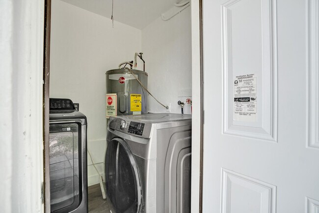 Building Photo - 1510 S 23rd Ave