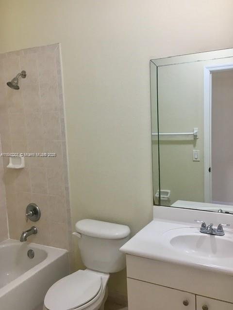 Building Photo - 8438 SW 166th Pl