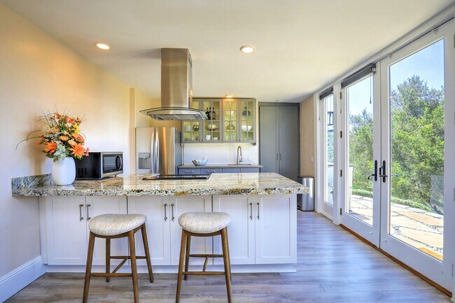 Building Photo - Canyon Casita- Furnished 2 bdrm