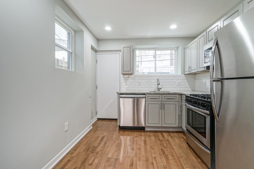 Building Photo - 1918 Pierce St