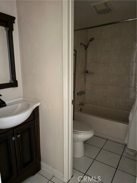 Building Photo - 8020 Langdon Ave