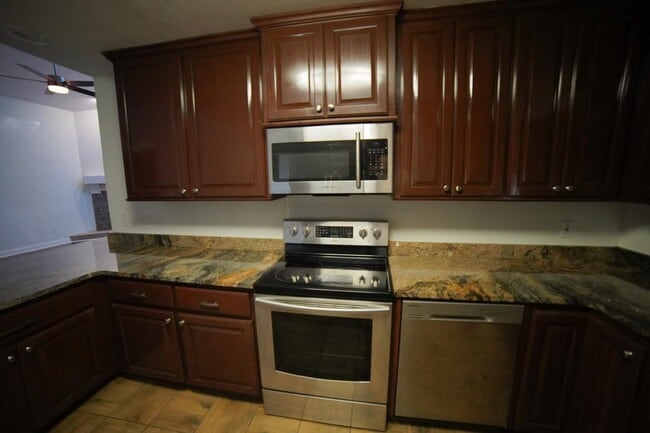 Building Photo - 3384 Barrow Hill Trail