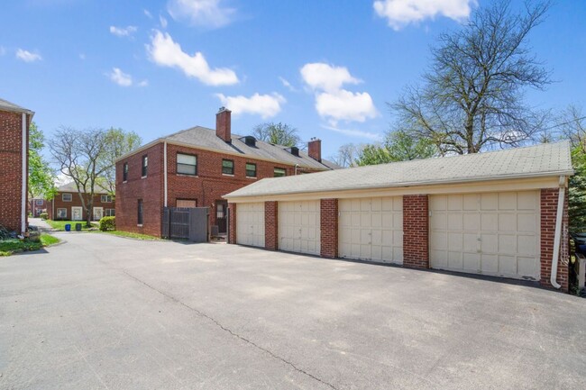 Building Photo - 638 Blenheim Rd
