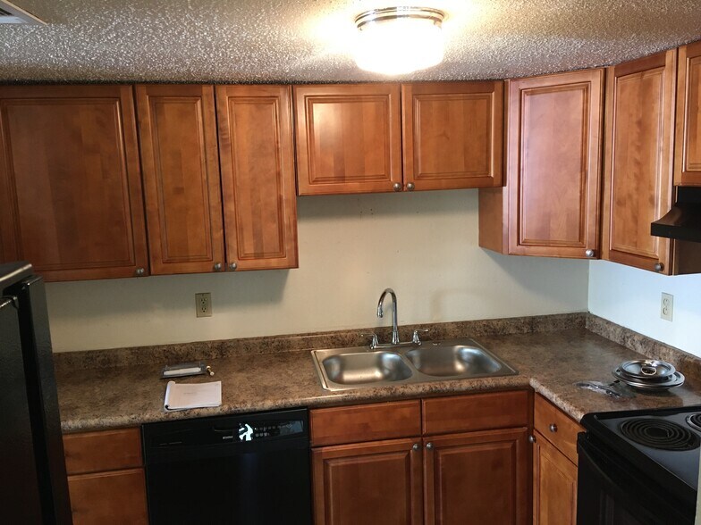 Building Photo - 5004 Mt Rushmore Dr