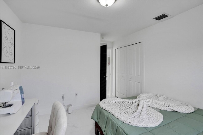 Building Photo - 1712 NW 76th St