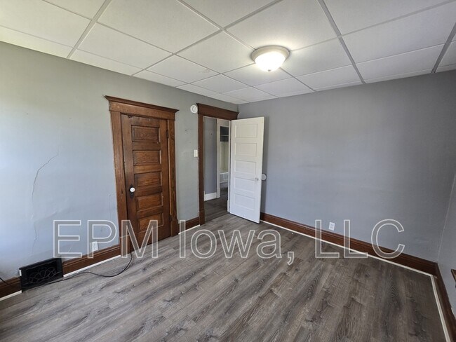 Building Photo - 1311 W 2nd St