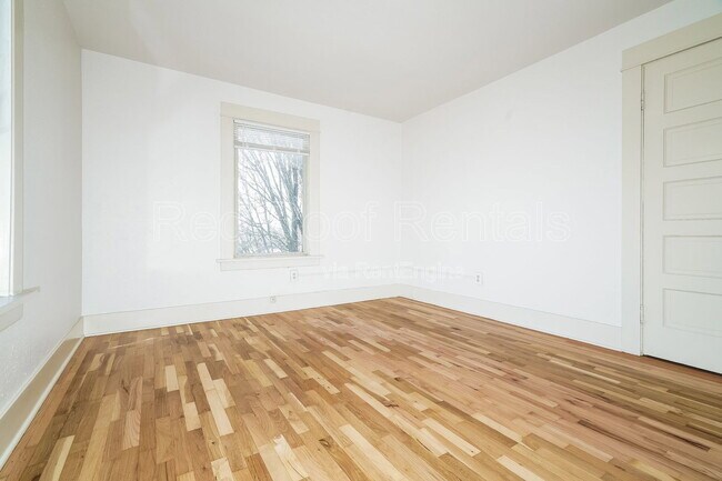 Building Photo - 1301-1311-1311 6th Ave