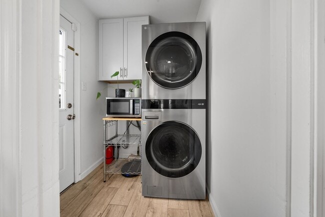 Building Photo - Charming Home In NE Richmond!