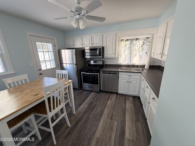 Building Photo - 49 Ridge Pl