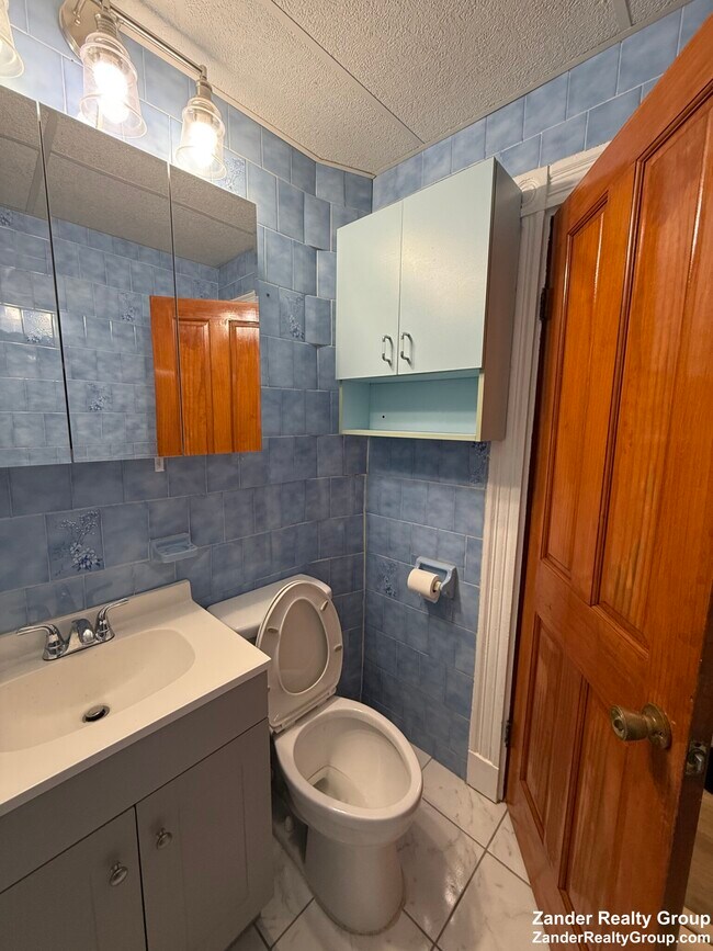 Building Photo - 2A Marshfield St