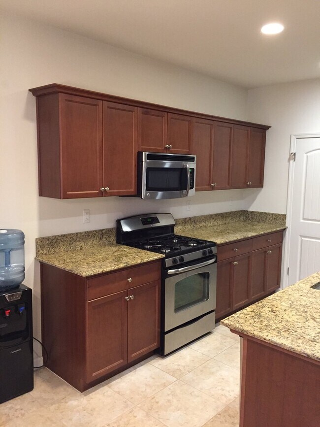 Building Photo - 3 Bedroom 2 Bath Solar Home