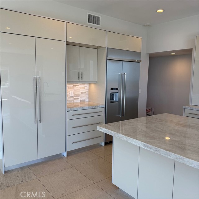 Building Photo - 2615 Temple Hills Dr