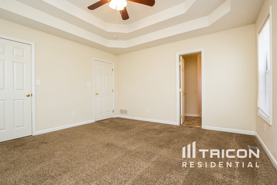 Building Photo - 1601 Larkwood Dr