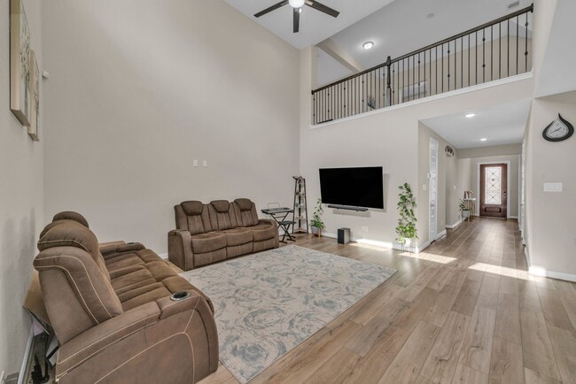 Building Photo - 2030 Woodland Pine Ct