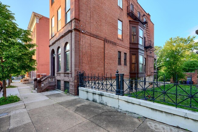 Building Photo - 1317 Eutaw Pl