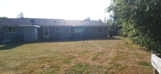 Building Photo - 1410 N Waugh Rd