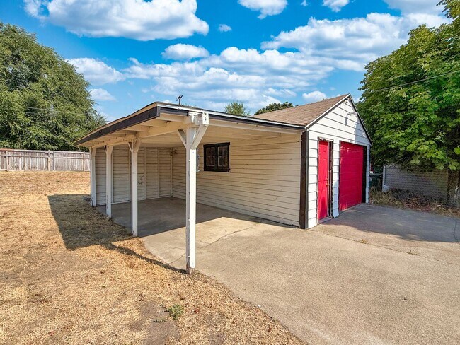 Building Photo - 6119 N Braeburn Dr