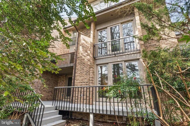 Building Photo - 704 Belgrove Rd