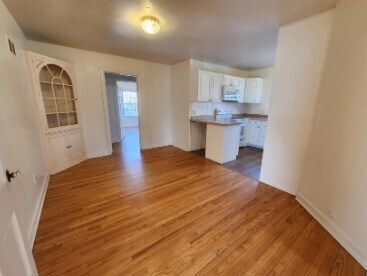 Building Photo - 354 Ferson Ave