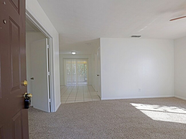 Building Photo - Duplex Cape Coral 905