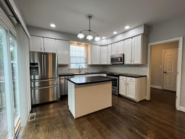 Building Photo - 3507 Spring Rd